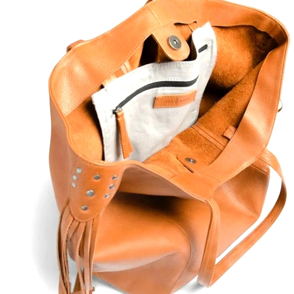 Day& Mood Lia Leather Fring Trim Extra Large Tote - Picture 3 of 4